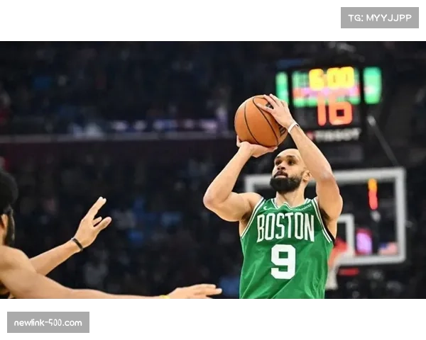 德里克怀特末节连拿10分 凯尔特人后卫关键表现突出 德里克怀特末节连拿10分 凯尔特人后卫关键表现突出